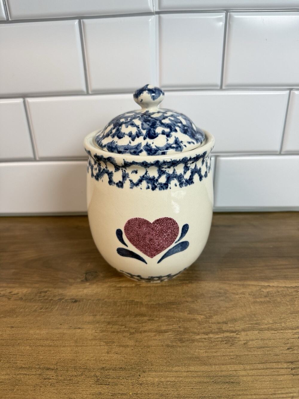 Folk Craft Sponge By Tienshan Small Canister Red Heart/ Blue Soonge